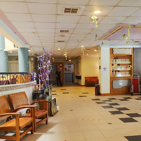Megah D'Aru Hotel Кота-Кинабалу Экстерьер фото