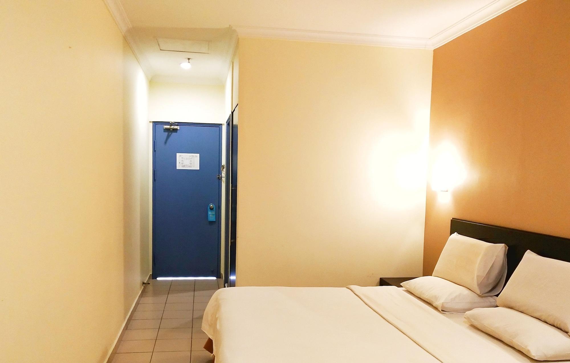 Megah D'Aru Hotel Кота-Кинабалу Экстерьер фото