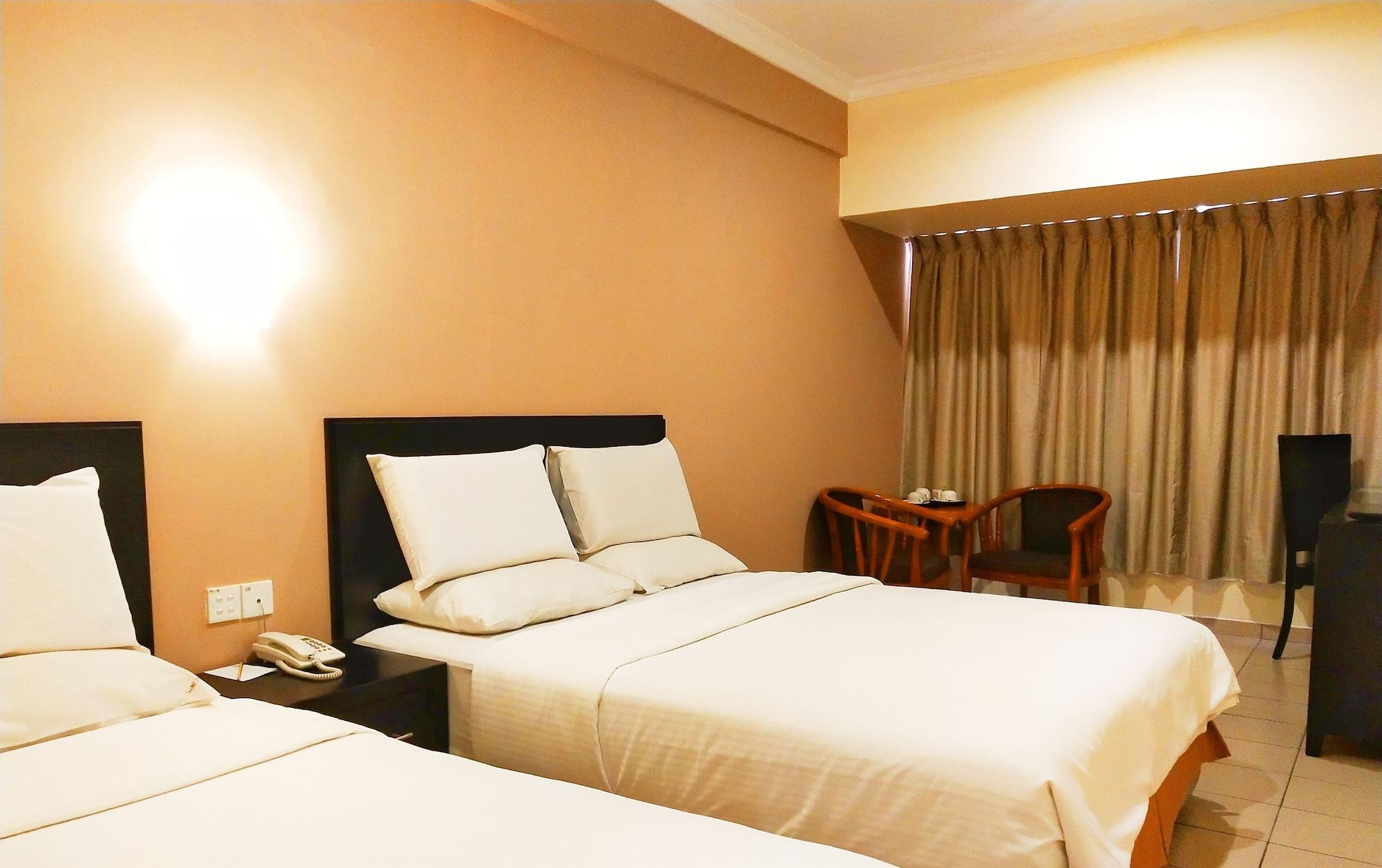 Megah D'Aru Hotel Кота-Кинабалу Экстерьер фото