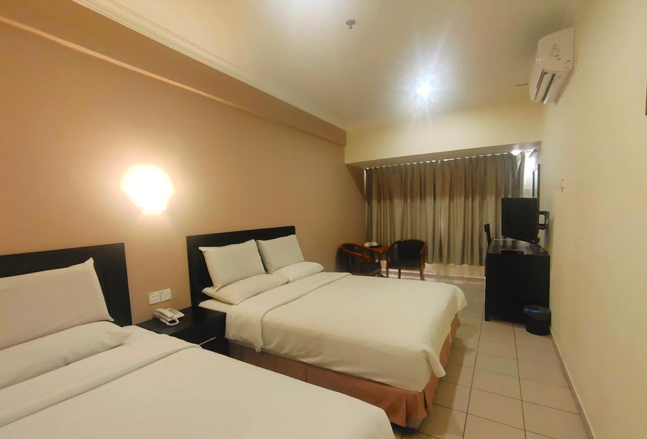 Megah D'Aru Hotel Кота-Кинабалу Экстерьер фото