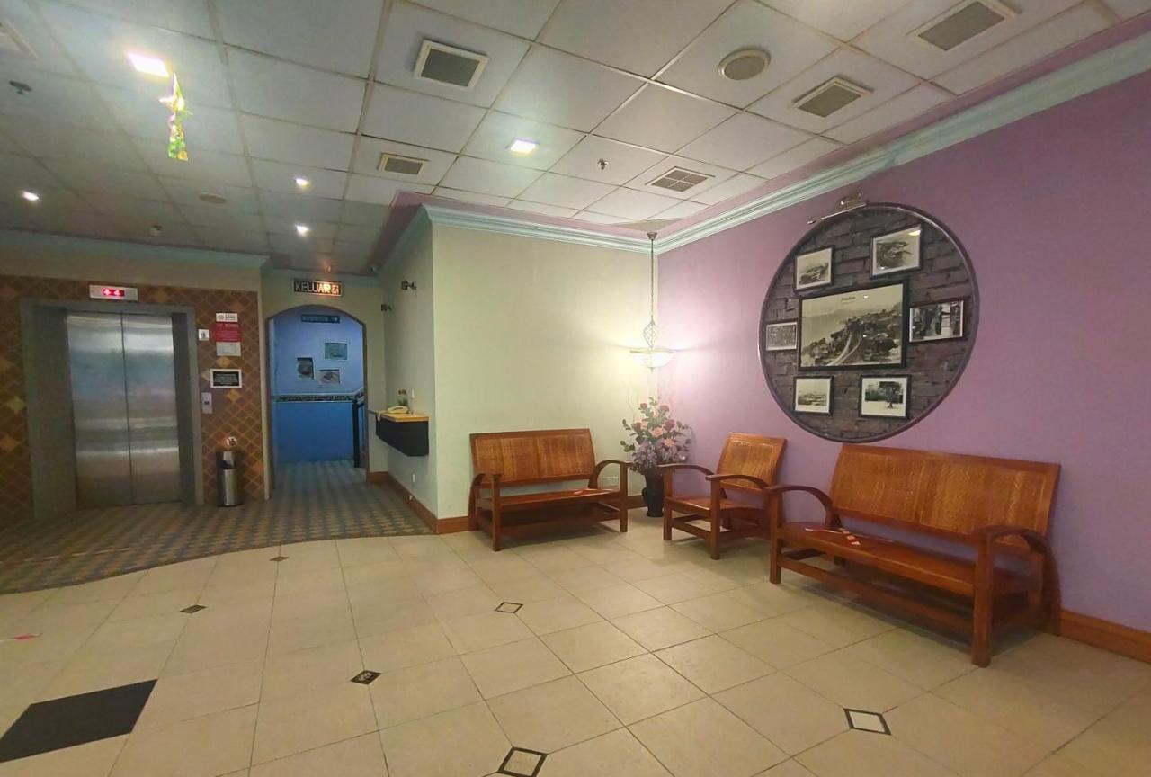 Megah D'Aru Hotel Кота-Кинабалу Экстерьер фото