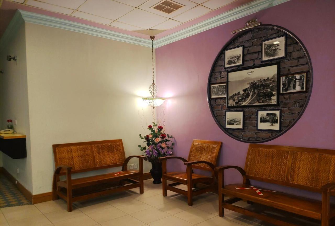 Megah D'Aru Hotel Кота-Кинабалу Экстерьер фото