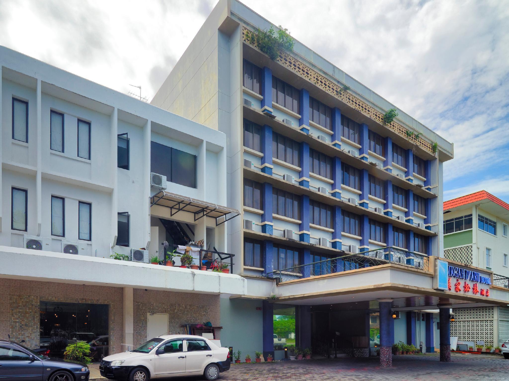 Megah D'Aru Hotel Кота-Кинабалу Экстерьер фото